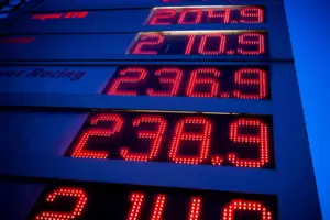 Treibstoffpreise von über 2 Euro pro Liter wird es kaum noch geben, wenn die Energiesteuern für drei Monate gesenkt werden – fal
