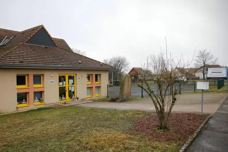Wenn die deutsche Seite es möchte, könnte das gemeinsame Projekt deutsch-französischer Kindergarten Liederschiedt am 31. Juli 20