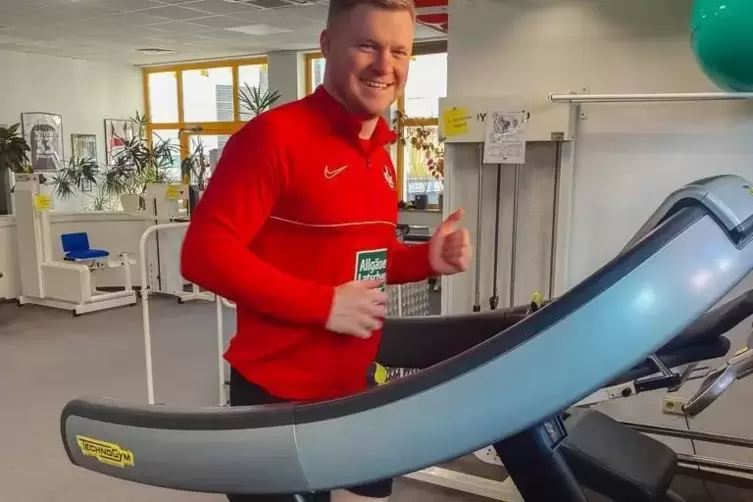 Im Aufbautraining: Jean Zimmer auf dem Laufband.