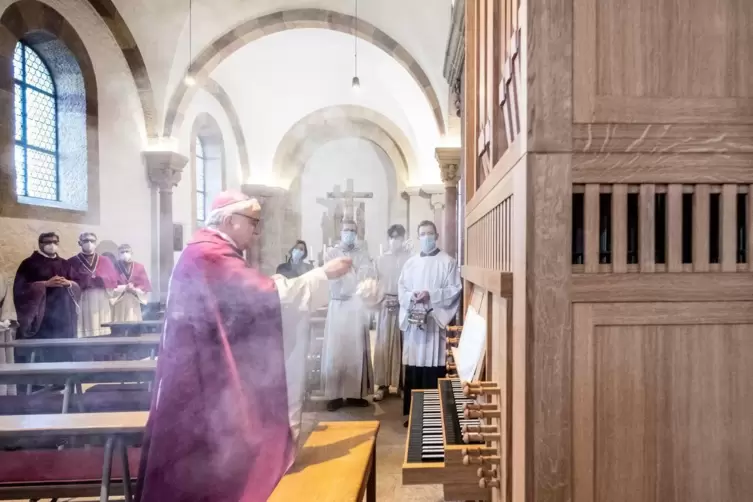 Weihe der Orgel in der Afrakapelle durch Bischof Karl-Heinz Wiesemann 
