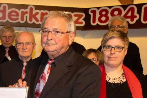 Gesangverein-Vorsitzender Helmut Schmidt und der Chor bei der Feier zum 125-jährigen Bestehen im Jahr 2019.