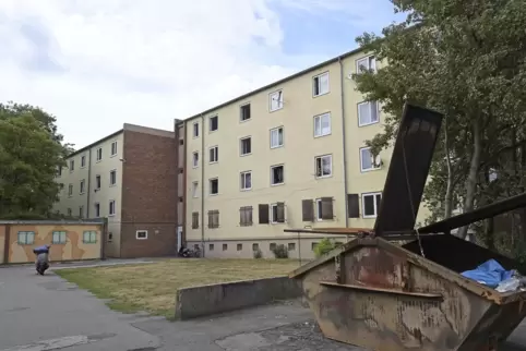 In einem der Wohnblöcke in der Bayreuther Straße wurde im April 2021 ein Mann totgeprügelt.
