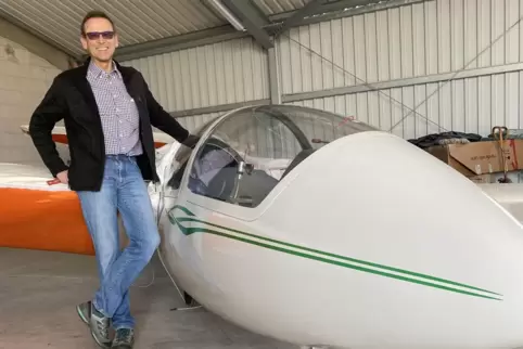 Manfred Hübler aus Rieschweiler-Mühlbach ist Zweiter Vorsitzender des Aeroclubs Pirmasens, zuständig für die Technik und auch di Manfred Hübler aus Rieschweiler-Mühlbach ist Zweiter Vorsitzender des Aeroclubs Pirmasens, zuständig für die Technik und auch di