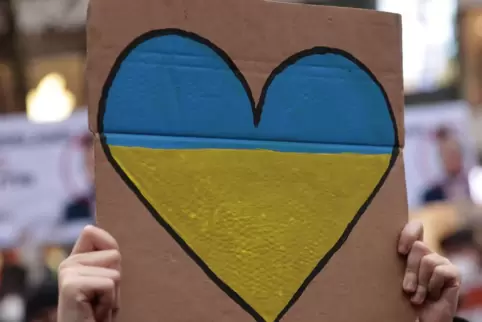 Die Evangelische Jugend Obermoschel möchte gleich doppelt den Menschen in der Ukraine helfen: mit dem Erlös eines Flohmarktes un Die Evangelische Jugend Obermoschel möchte gleich doppelt den Menschen in der Ukraine helfen: mit dem Erlös eines Flohmarktes un