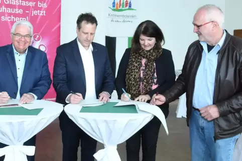 Erst die Unterzeichnung der Absichtserklärung, dann die Bekanntgabe der Inhalte: Gerd Schäfer vom Infrastrukturvertrieb der Deut