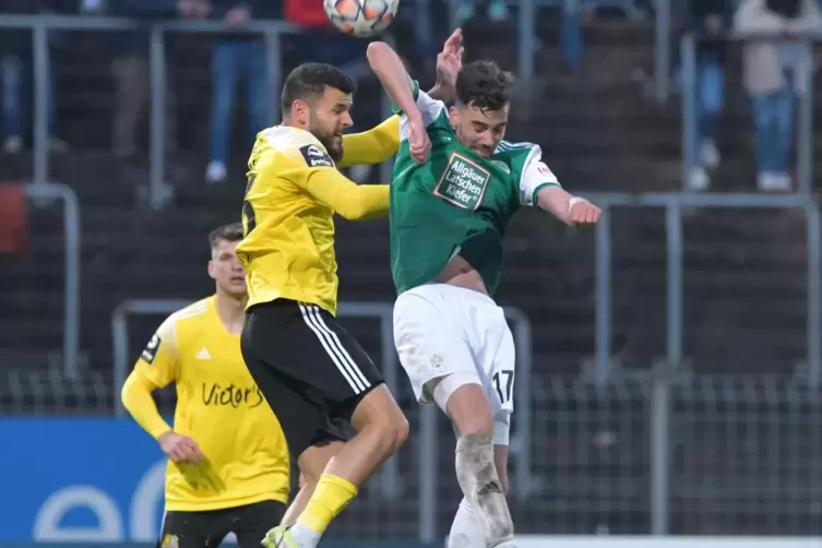 Marco Hingerl (rechts) l&auml;sst sich den Schneid nicht abkaufen.
