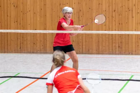 Geht für den 1. BCW Hütschenhausen im Damendoppel der AK O55 mit Heike Schießler an den Start: Christine Keller.