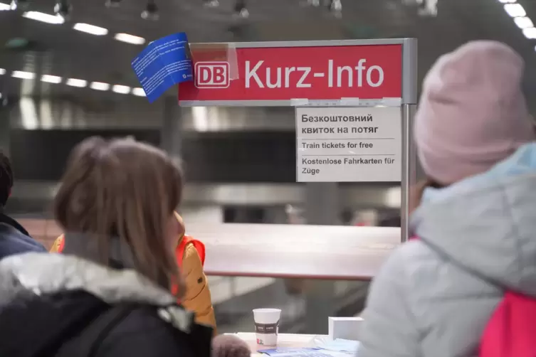 Mehr als 200.000 Menschen aus der Ukraine sind seit Anfang März kostenlos mit dem #helpukraine-Ticket der Deutschen Bahn gefahre