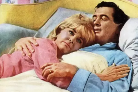 Zum dritten Mal im Bett mit Rock Hudson: 1964 in „Schick mir keine Blumen“. 