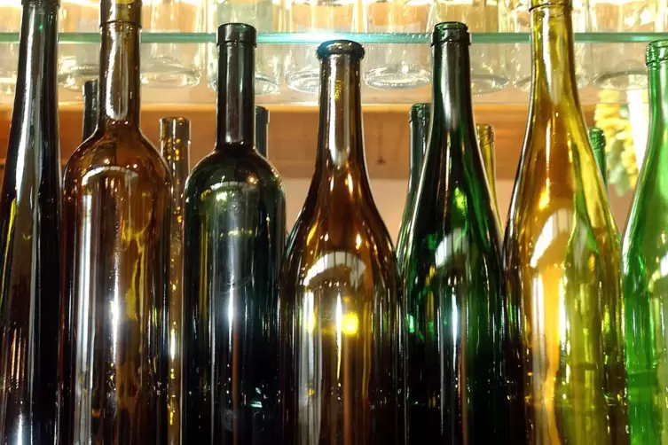 Für einen bestimmten Wein auf eine bestimmte Glasfarbe zu bestehen, ist aktuell keine gute Idee.