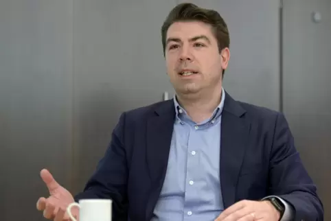 Thomas Hitschler: Marktverfügbares Gerät für die Bundeswehr