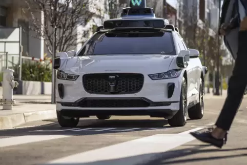 Am 30. März fuhr zum ersten Mal in San Francisco ein elektrischer Jaguar I-Pace ohne einen menschlichen Fahrer hinter dem Steuer