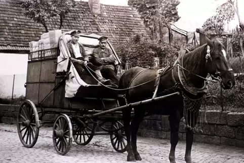 So kam im 19. Jahrhundert die Post: der Postwagen von Alois Minkus in der Bahnhofstraße Hauenstein.