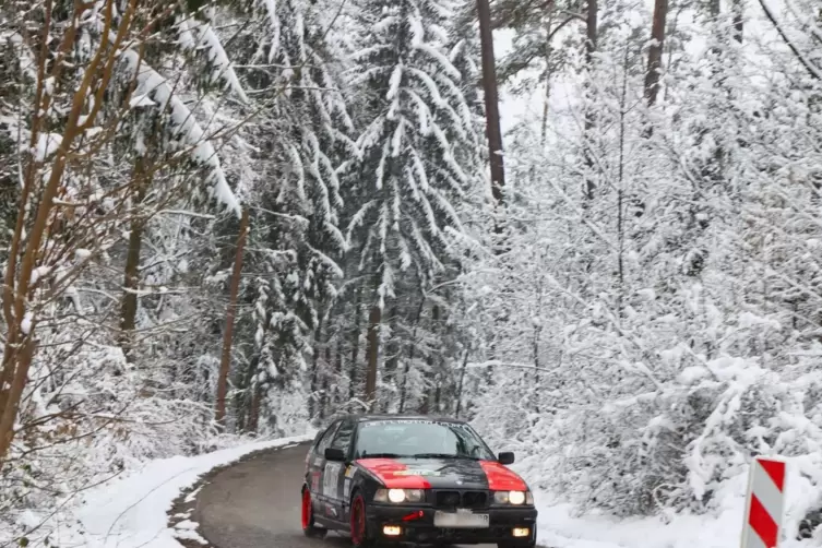Winterliche Bedingungen machten die Rallye zu einer besonderen Herausforderung. 