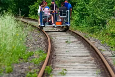 Gemütlich: Eine Tour mit der Fahrrad-Draisine.