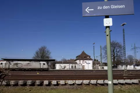 Der Haltepunkt auf dem Einsiedlerhof soll barrierefrei werden. Bis dahin dauert es aber noch eine Weile.