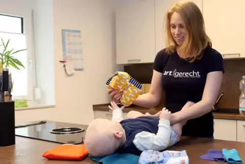 Die Landauer Mutter Carolin Stein-Sauter kämpft seit zwei Jahren für eine Förderung für Familien, die Stoffwindeln Einwegprodukt