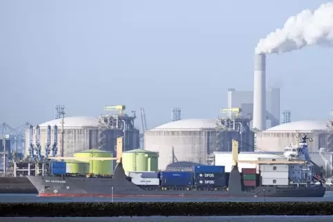 Importterminal für Flüssiggas (LNG, liquified natural gas) in Rotterdam: LNG ist zwar klimapolitisch umstritten, gilt wegen des 