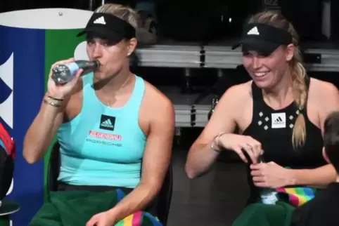 Freundinnen: Angelique Kerber (links) gab Caroline Wozniacki bei deren Abschied die Ehre. 