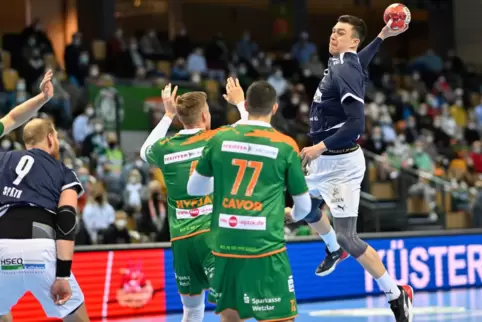  Azat Valiullin im Spiel bei der HSG Wetzlar.