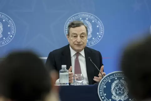 Mario Draghi: „Wir müssen uns fragen, was wir vorziehen: Wollen wir den Frieden oder den ganzen Sommer die Klimaanlage laufen la