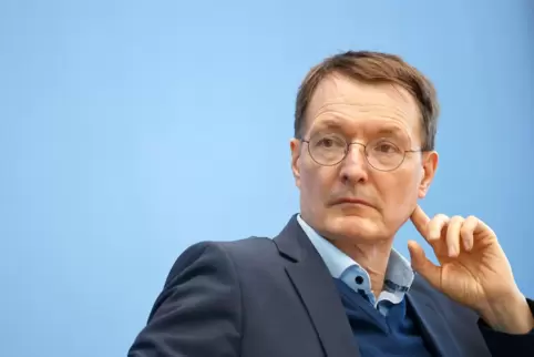 Räumt ein, dass „die Aufgabe viel härter ist, als ich mir das vorgestellt hatte“: Gesundheitsminister Karl Lauterbach (SPD). 