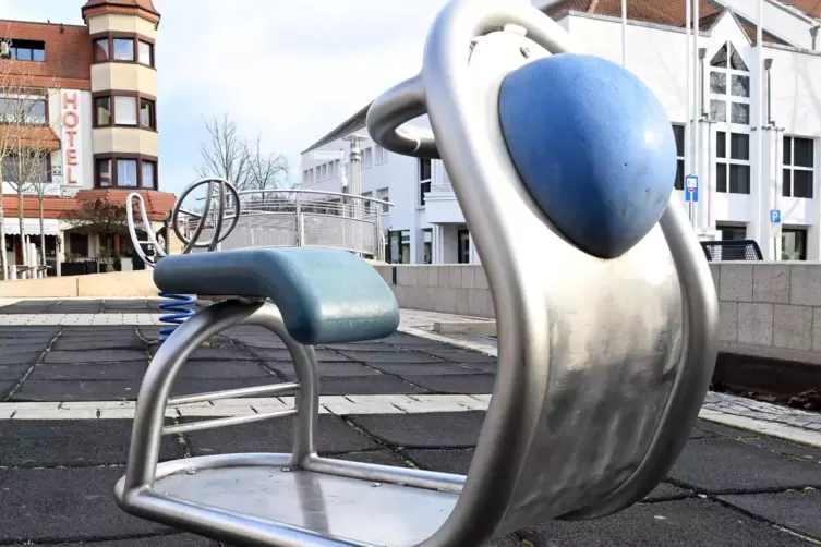 Spielgerät auf dem Rathausplatz.