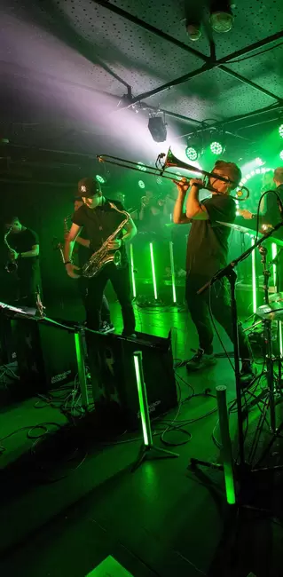 Enttäuschung: Ein dröhnender Bass und eine falsche Aussteuerung ließen die Jazzrausch Bigband im Klangbrei versinken.