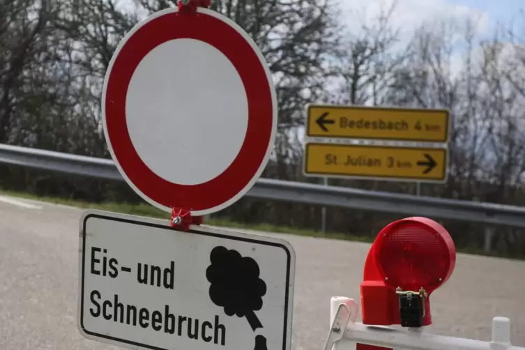 Die Strecke zwischen Bedesbach und Welchweiler war auch am Sonntag noch gesperrt. 