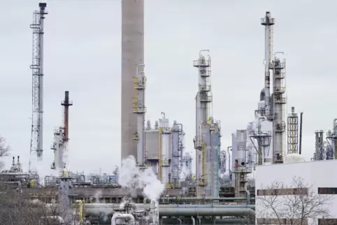 Das Ergebnis nach Steuern der BASF belasteten nannte Wertberichtigungen des Erdöl- und Gaskonzerns Wintershall Dea. 