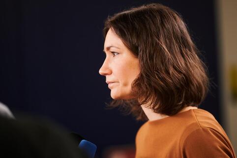 Der Rücktritt von Bundesfamilienministerin Anne Spiegel hat gemischte Reaktionen hervorgerufen.