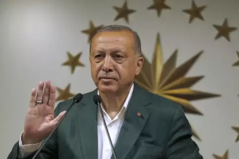 Präsident Erdogan hält seine schützende Hand über die berüchtigte „Fünfer-Bande“.