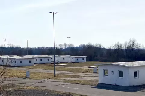 Nach wie vor unbewohnt: die 84 der Bundespolizei gehörenden Einfachunterkünfte, Flüchtlingshäuschen genannt, am Triwo-Flugplatz.