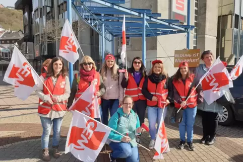 Die Erzieherinnen der Kita in Konken haben sich am Dienstag am Warnstreik in Idar-Oberstein beteiligt.