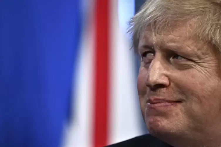 Boris Johnson wird wegen Verstößen gegen den Corona-Lockdown bestraft. 