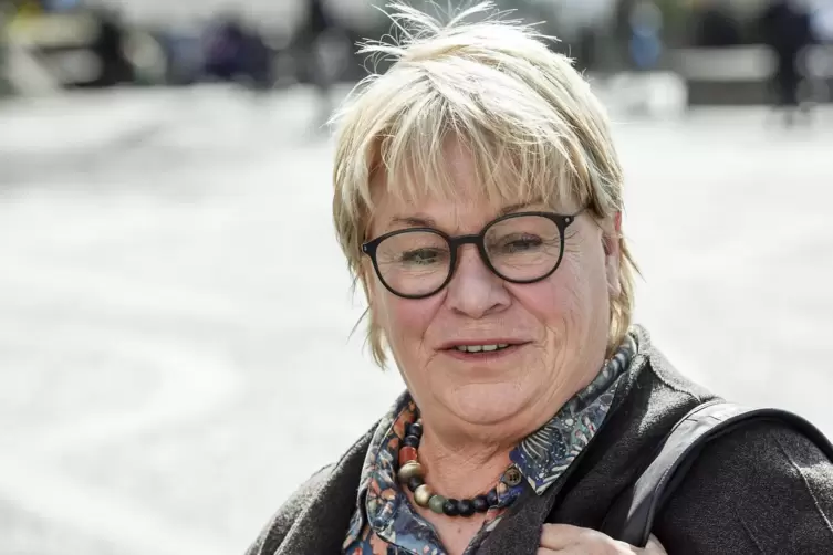 Kennt als ehemalige Erzieherin viele Osterbr&auml;uche: Ilona Siebel aus Frankenthal. 