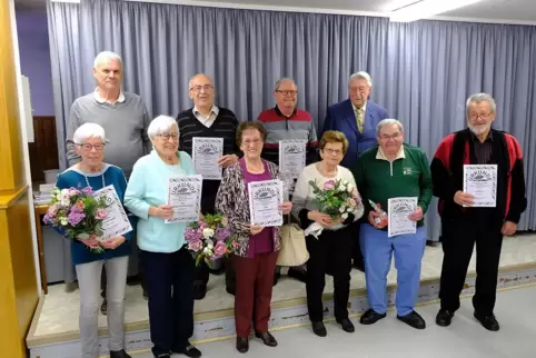 Geehrte Mitglieder des Obst- und Gartenbauvereins Bubenhausen.