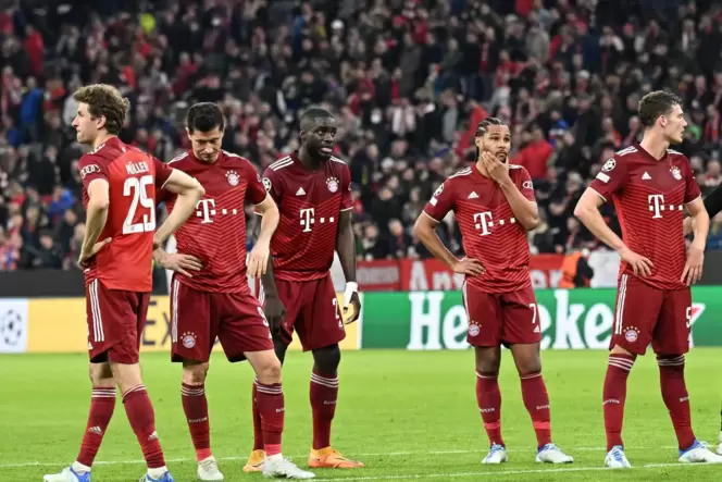 Niedergeschlagen: die Bayern-Stars nach dem Viertelfinal-Aus in der Champions League.