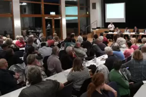 Nach dem Störfall 2018 gab es in Heßheim mehrmals Versammlungen für besorgte Bürger. Nach dem Störfall 2018 gab es in Heßheim mehrmals Versammlungen für besorgte Bürger.
