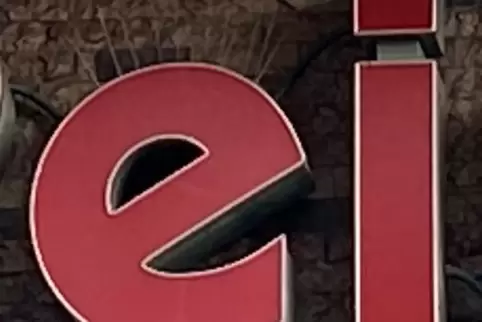 Dieses Ei gibt es zweimal, dazwischen eine rote Zahl. Wir brauchen den Anfangsbuchstaben dieser Zahl. 