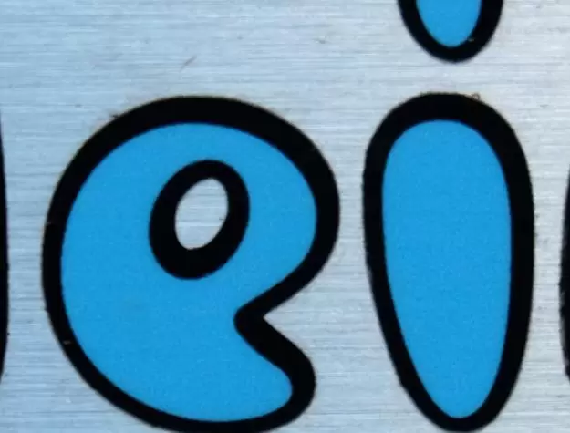 Eines der schwierigsten Eier. Neben diesem Ei tummeln sich Tiere. Was für welche? Gesucht ist der zweite Buchstabe.