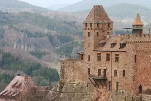 Rund um die Burg Berwartstein führen zahlreiche Wanderwege.