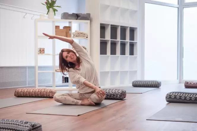 In Bianca Krämers Yoga-Studio können Kursteilnehmer sich auf sich selbst besinnen.
