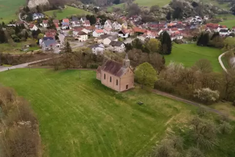 Die Kita könnte bei der katholischen Kirche entstehen – und die gleich mitsamt Grundstück den Besitzer wechseln.