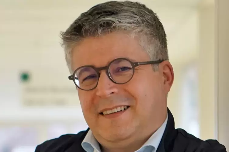 Leonel Alves ist der Vorsitzende des Betriebsrats im Westpfalz-Klinikum.