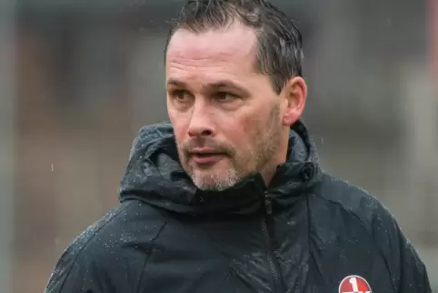 Co-Trainer Frank Döpper hat sich für sein Verhalten beim Derby entschuldigt.