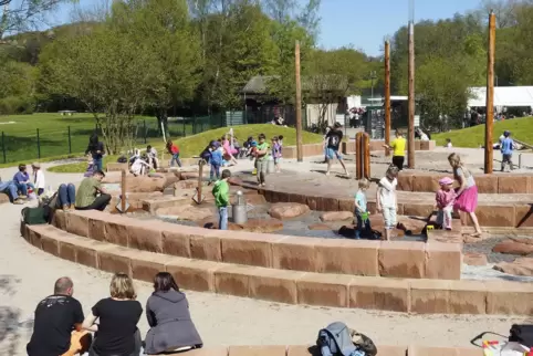 Der Contwiger Wasserspielplatz an Christi Himmelfahrt 2016.