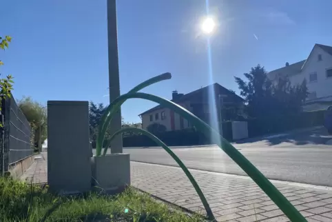 Immer mehr Dörfer wollen Glasfaser-Internet. Darunter Reifenberg, das dafür Leerrohre in der Hauptstraße verlegt hat. 