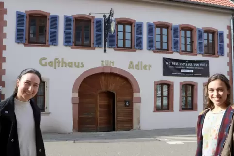 Heimatverbunden mit einer Prise Lateinamerika – so lautet das Motto, das Franziska Baumann (links) und ihre Schwester Christine 