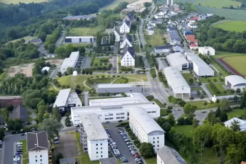 Der Campus oben auf dem Kreuzberg ist das Ziel des Laufes. 
